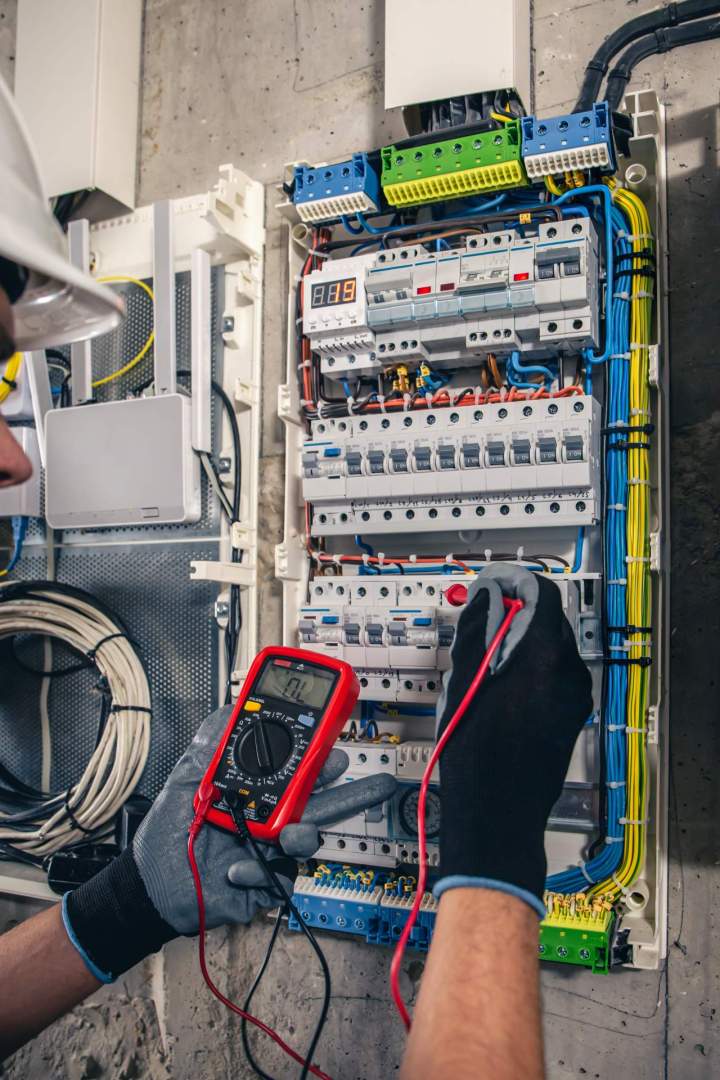 Électricien, Jonzac